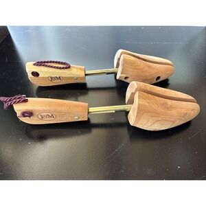 J&M Shoe Tree Medium Cedar Wood Made in USA Wooden Grain Trees Stretcher (16)